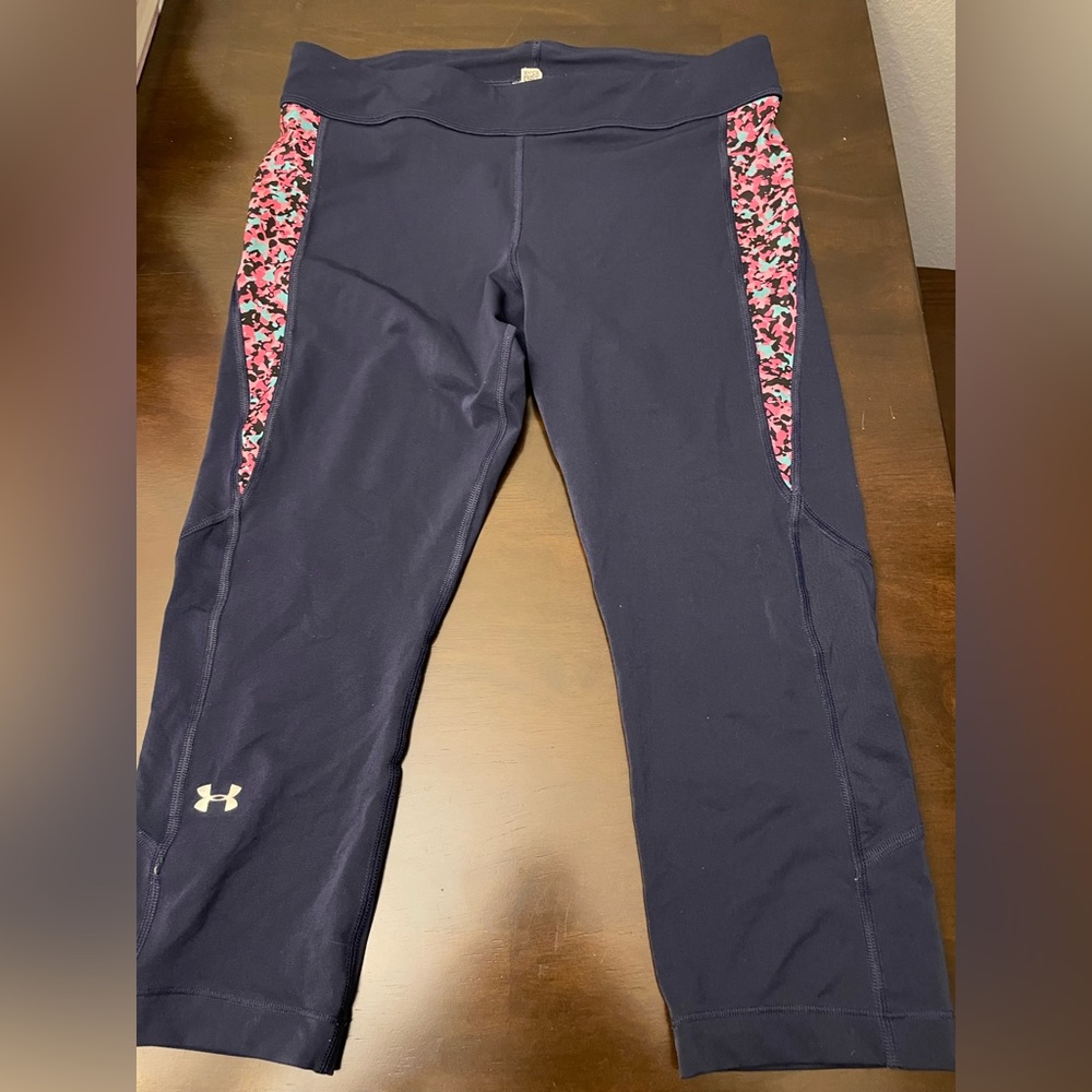 Navy under armor capri pants